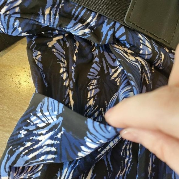 BCBG MaxAria size L - Picture 7 of 10